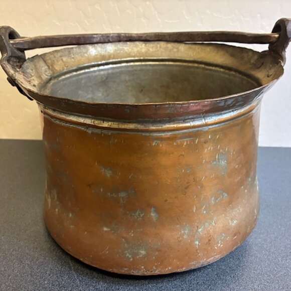 Antique Hand Hammered Copper Cauldron with Iron Handle Patina Pot - Picture 1 of 8
